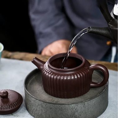Full Handmade Yixing Zisha Teapot [Xin Jing De Zhong] (Zi Jia Ni – 350ml)